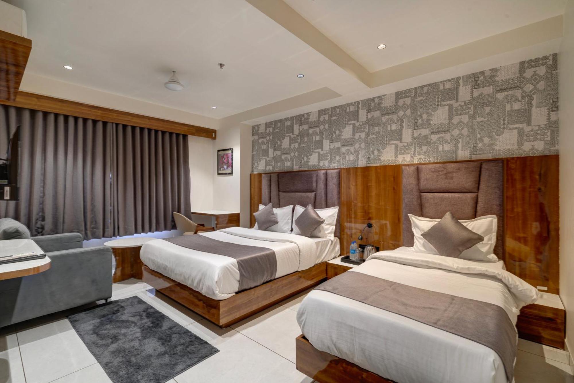 Hotel Shrimad Villa Gandhinagar Extérieur photo